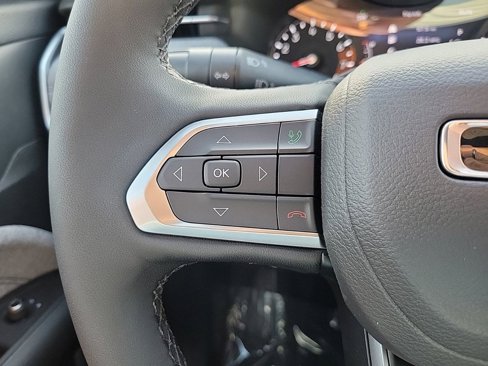 New 2025 Jeep Compass Latitude image 27