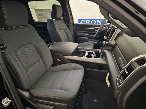 New 2026 RAM 1500 4x4 Crew Cab image 29