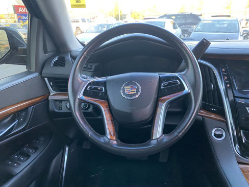 Used 2015 Cadillac Escalade ESV Luxury image 16