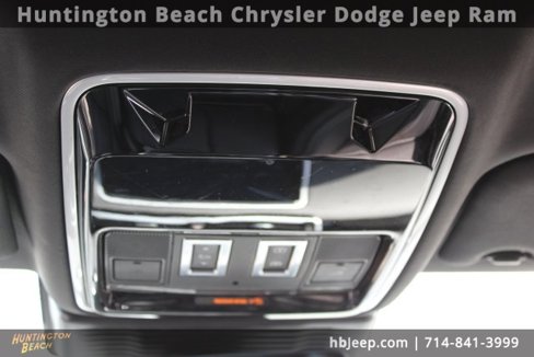 Used 2023 Land Rover Range Rover Velar R-Dynamic S image 22