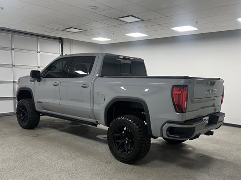 Used 2024 GMC Sierra 1500 AT4 w/ Technology Package image 9