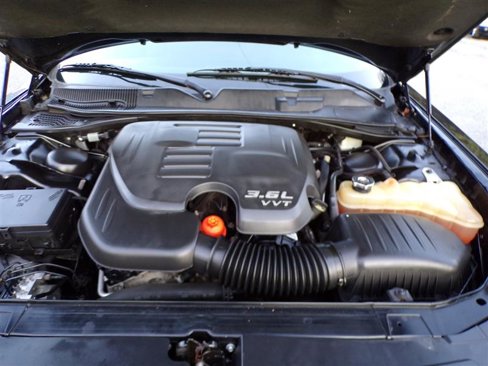 Used 2016 Dodge Challenger SXT image 36