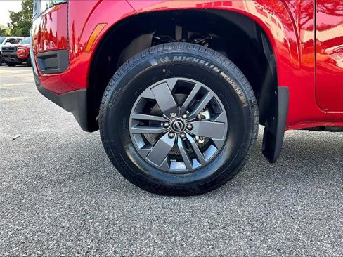 Certified 2025 Nissan Frontier SV image 7