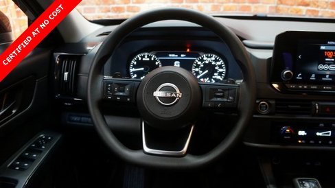 Used 2024 Nissan Pathfinder S image 12