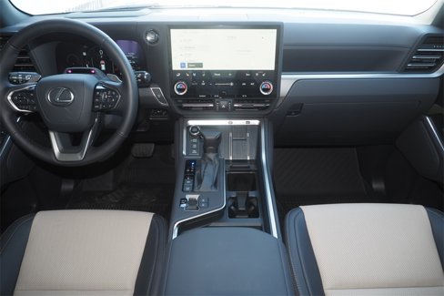 Used 2025 Lexus GX 550 image 17