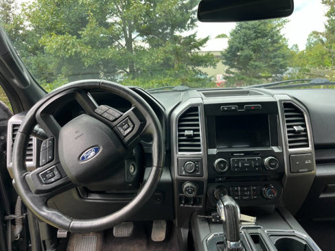 Used 2016 Ford F150 XLT w/ Equipment Group 302A Luxury image 7