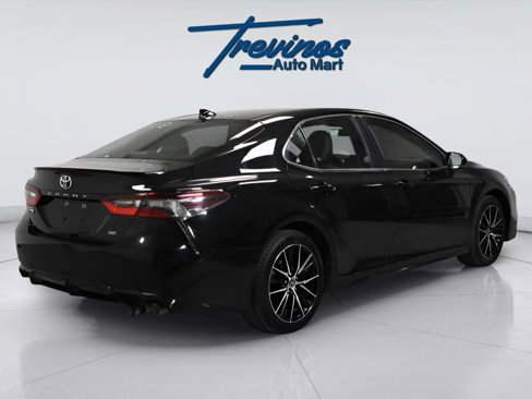 Used 2024 Toyota Camry SE image 2