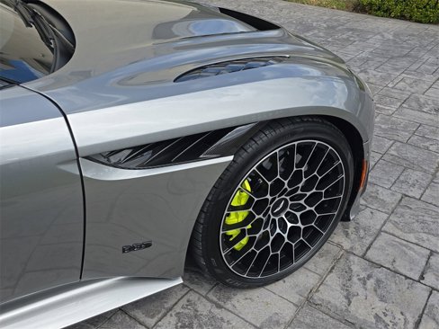 Used 2023 Aston Martin DBS Coupe image 9