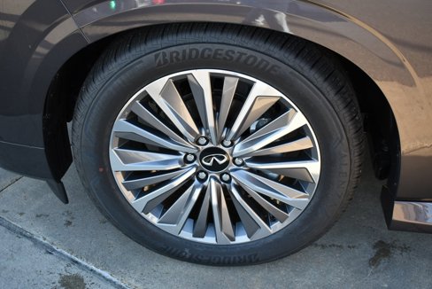 New 2025 INFINITI QX80 Luxe image 38