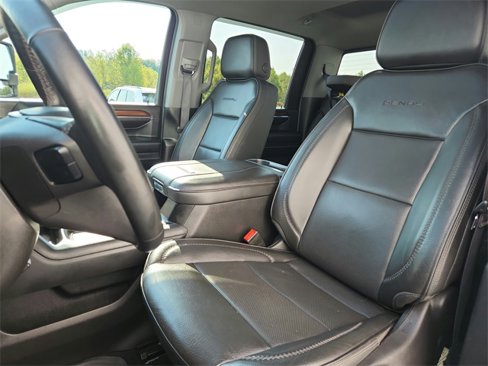 Used 2024 GMC Sierra 3500 Denali w/ Technology Package image 10