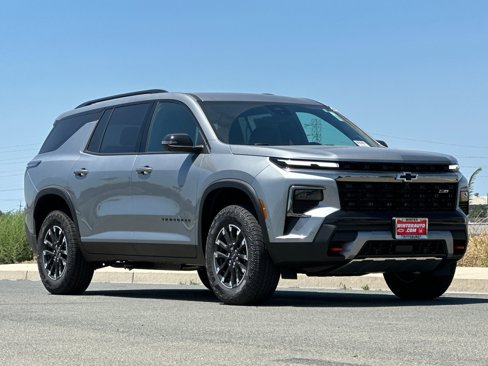 New 2025 Chevrolet Traverse Z71 image 2