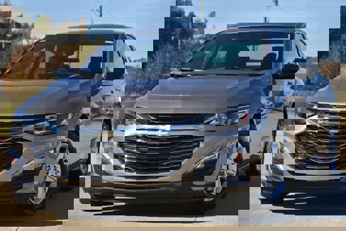 Used 2023 Chevrolet Malibu LS image 1