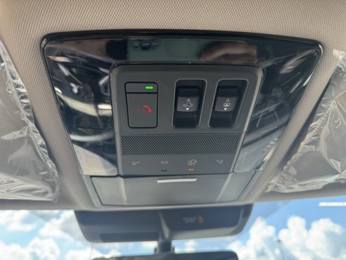 New 2025 Mitsubishi Outlander SE image 24