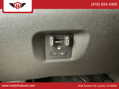 Used 2011 Chevrolet Tahoe LTZ image 40