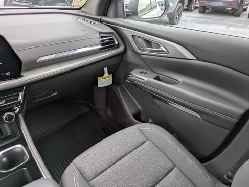 New 2026 Chevrolet Traverse LT w/ Sun and Wheel Package image 9