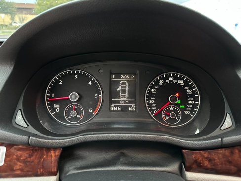 Used 2013 Volkswagen Passat TDI SEL Premium image 33