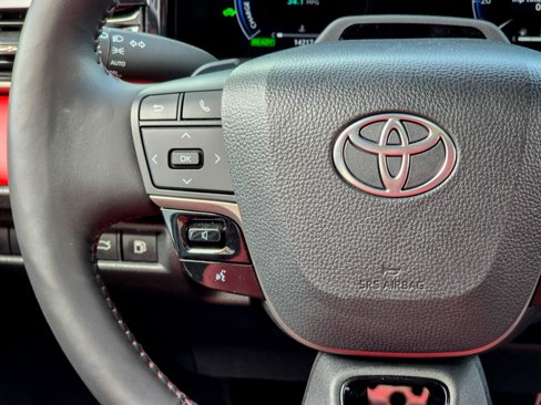 Used 2025 Toyota Camry XSE image 36