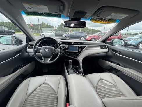 Used 2018 Toyota Camry image 14