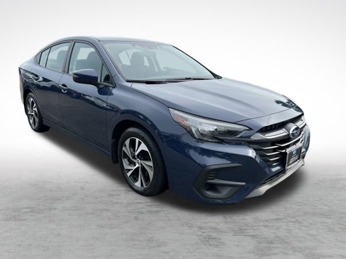 Used 2023 Subaru Legacy Premium image 3