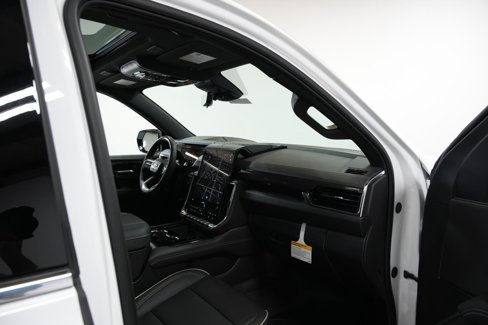 New 2026 GMC Yukon Elevation image 18