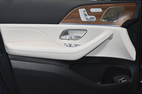 New 2026 Mercedes-Benz GLS 450 4MATIC image 3