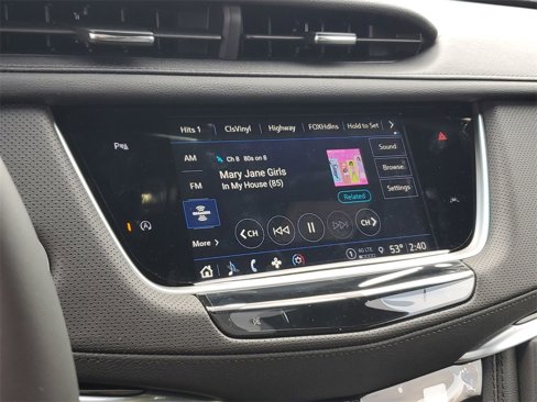 New 2025 Cadillac XT6 Luxury image 13