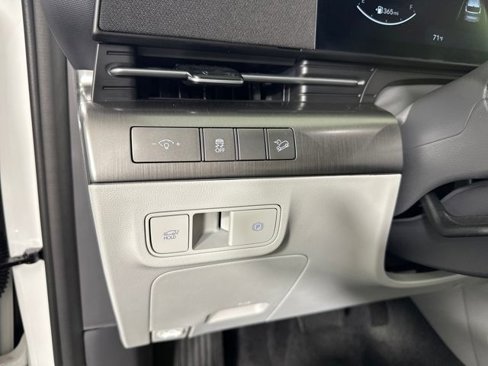 Certified 2025 Hyundai Kona Limited image 36