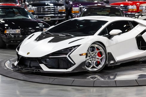 Used 2024 Lamborghini Revuelto image 14