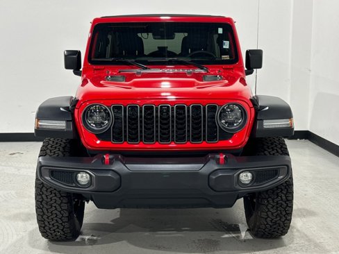 Used 2024 Jeep Wrangler Unlimited Rubicon w/ Technology Group image 9