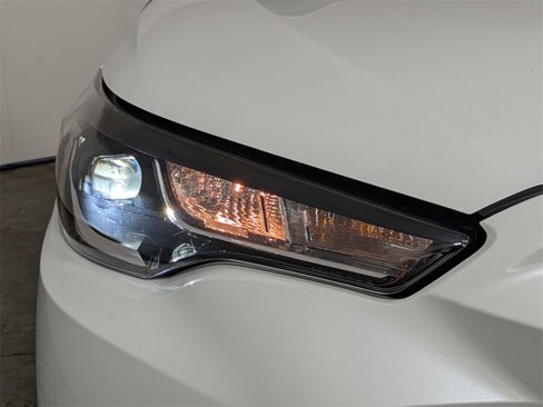 Used 2023 Toyota Corolla Cross SE image 9