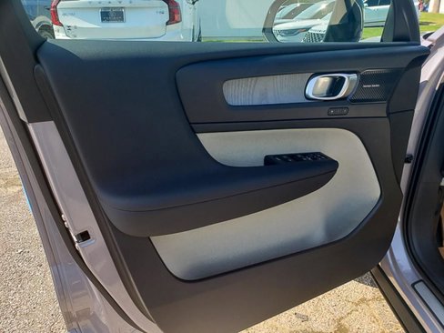 New 2026 Volvo XC40 B5 Ultra w/ Protection Package Premier image 6