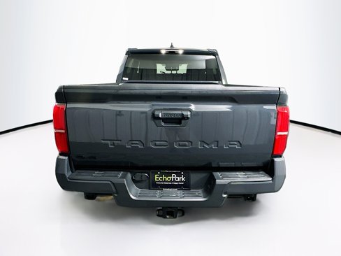 Used 2025 Toyota Tacoma TRD Off-Road image 7