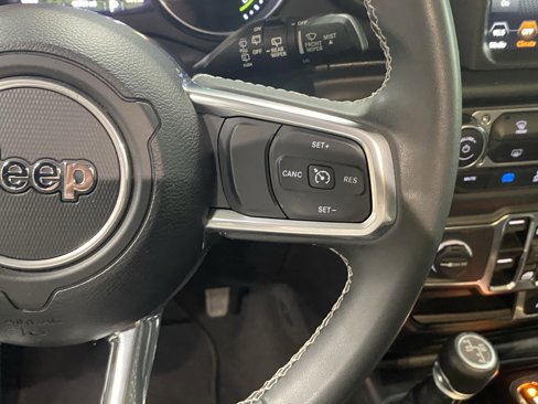 Used 2023 Jeep Wrangler Unlimited Sahara image 24