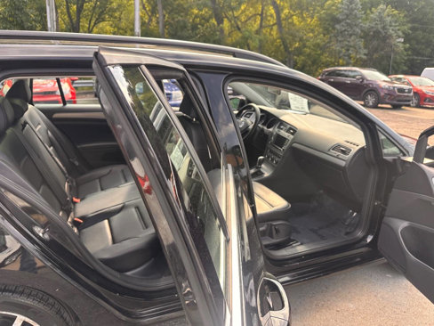Used 2016 Volkswagen Golf Limited Edition image 7