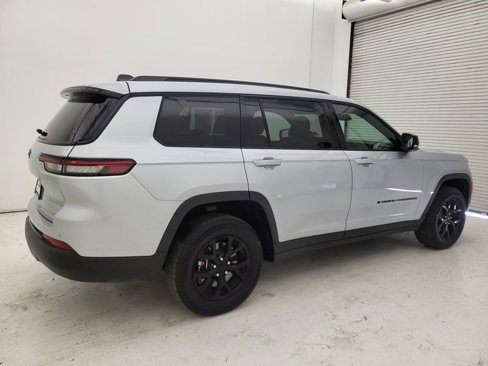 Used 2024 Jeep Grand Cherokee L Laredo image 18