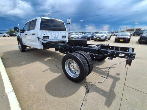 New 2025 Ford F550 4x4 Crew Cab image 6