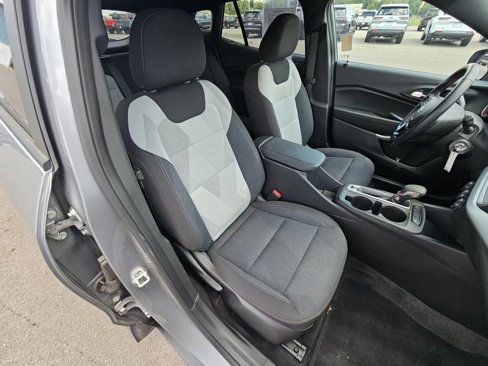 Used 2024 Chevrolet Trax RS image 21