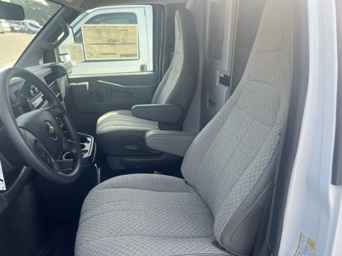 New 2025 Chevrolet Express 3500 w/ Power Convenience Package image 33
