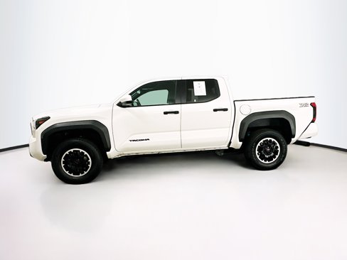 Used 2024 Toyota Tacoma TRD Off-Road image 4