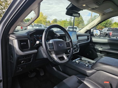 Used 2023 Ford Expedition Max XLT image 11