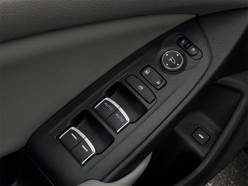 Used 2020 Honda Accord EX image 11