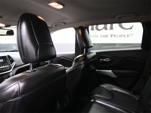 Used 2018 Jeep Cherokee Latitude Plus image 24