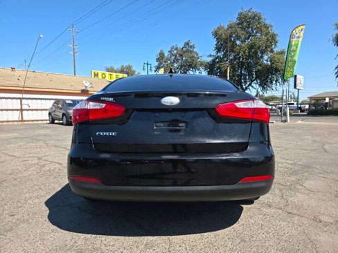 Used 2015 Kia Forte LX w/ Popular Package image 4
