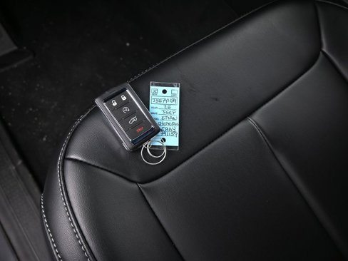 New 2025 Jeep Grand Cherokee L Limited w/ Black Appearance Package image 18
