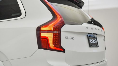 New 2025 Volvo XC90 T8 Plus w/ Protection Package Premier image 10