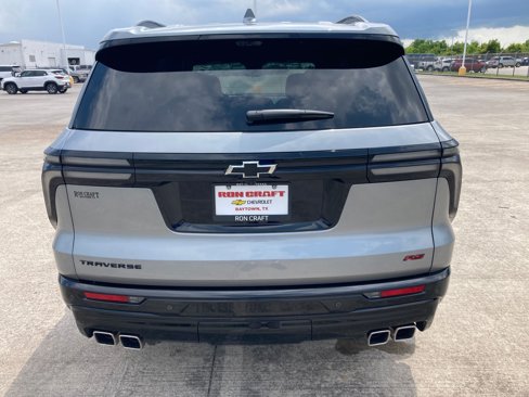 New 2026 Chevrolet Traverse RS w/ LPO, Floor Liner Package image 9