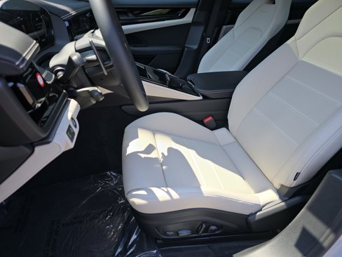 New 2025 Porsche Panamera 4 image 5