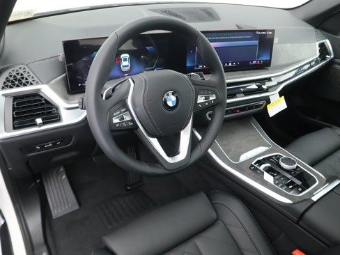Used 2025 BMW X5 sDrive40i image 9