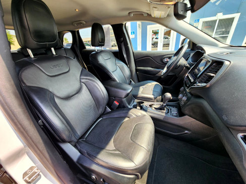 Used 2019 Jeep Cherokee Limited image 14
