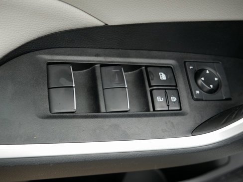 Used 2021 Toyota RAV4 XLE Premium image 13